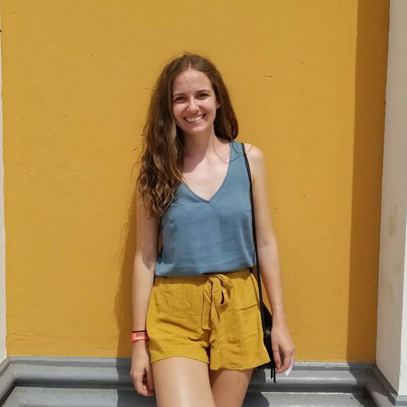 Meet your Posher, Josiane - Picture 1 of 1